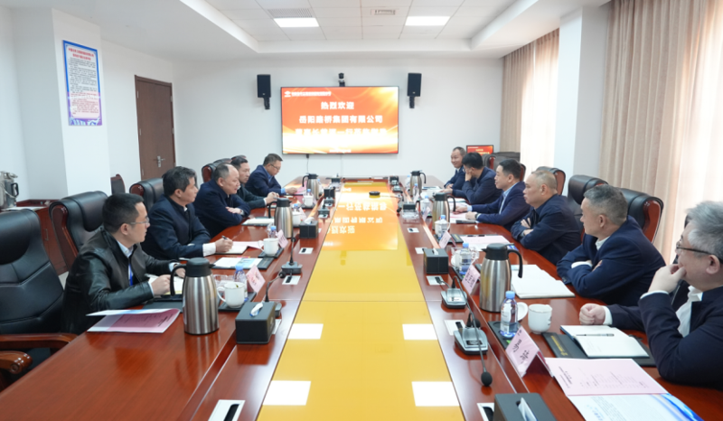 周鴻會(huì)見岳陽路橋集團(tuán)黨委書記、董事長黃河