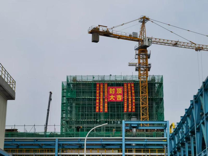 六比六創 實干爭先 | 四化建上海璞烯晶項目粉料凈化單元主體結構封頂