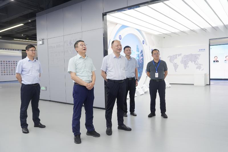 周鴻與中信重工董事長武漢琦舉行會談