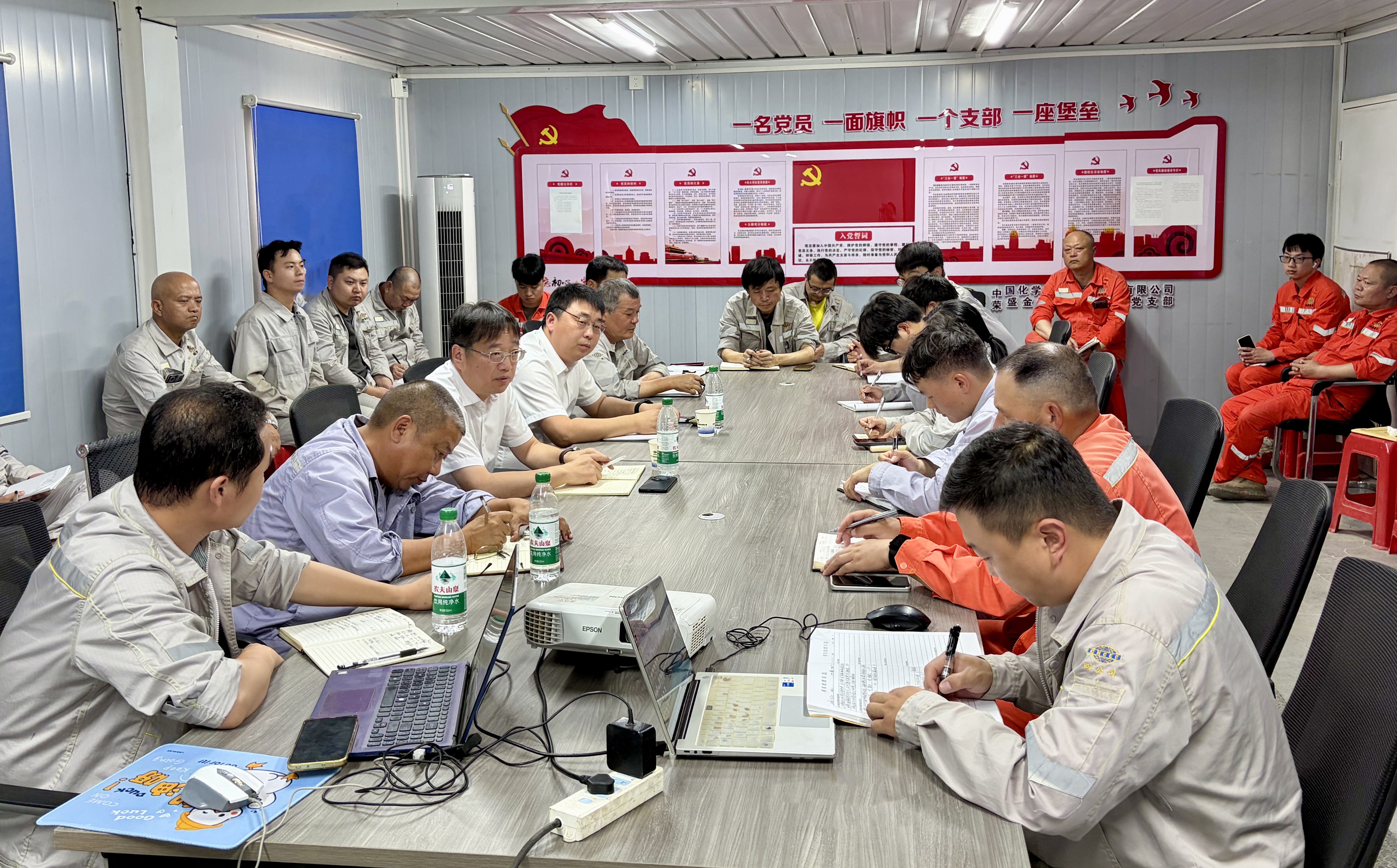 22.1.1六比六創 實干爭先?丨唐文方到浙江舟山金塘新材料項目督導勞動競賽.jpg