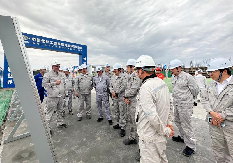 趙亮到四化建新疆兩項目檢查指導工作