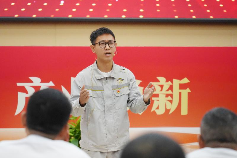 故事里的四化建③ | 一頂安全帽，一段“固若金湯”的攻堅(jiān)記憶