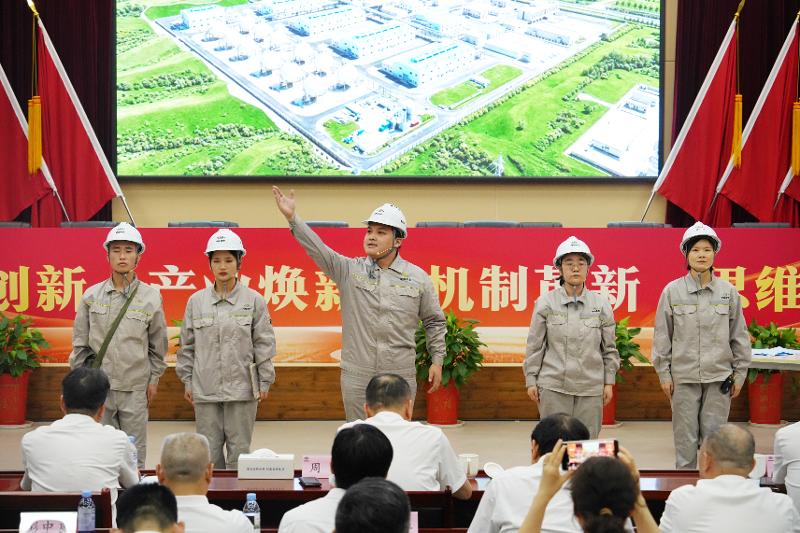 故事里的四化建④ | 他們把“綠氫”兩個字，種進了毛烏素