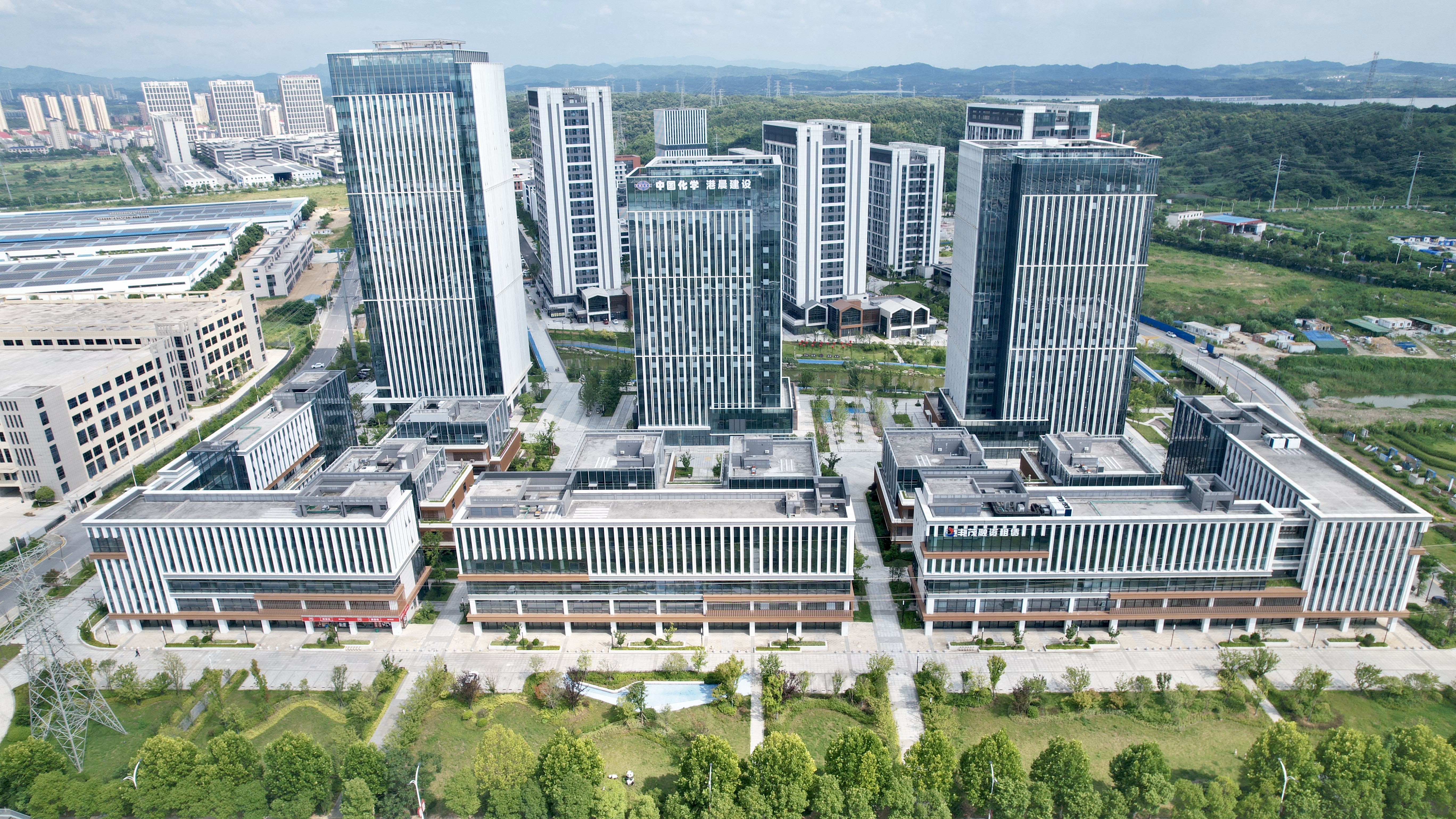 15.2.1“質”敬九月 筑夢港晨——四化建港晨公司以匠心鑄精品 以擔當踐使命.jpg